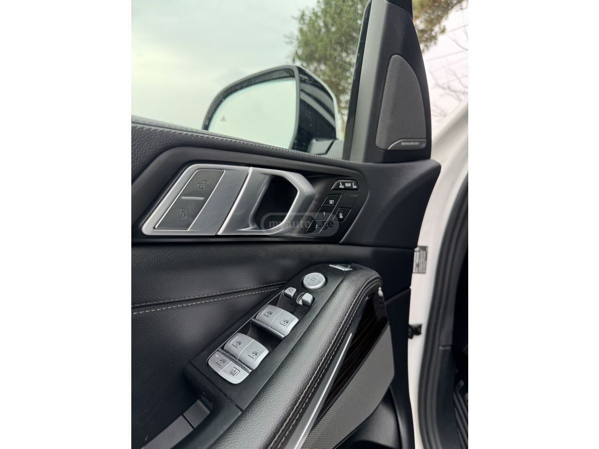 BMW X7 - фото 11