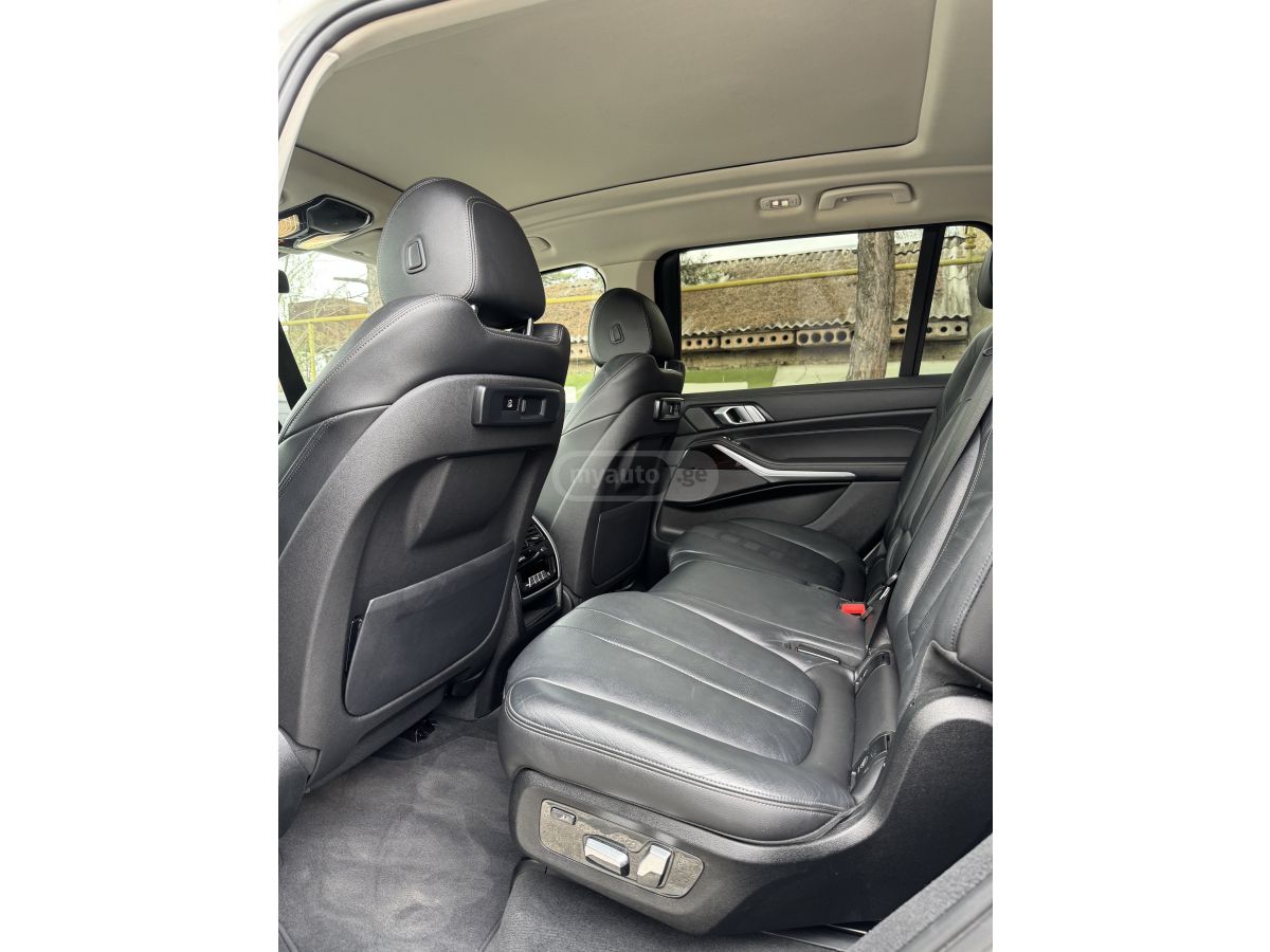 BMW X7 - фото 12