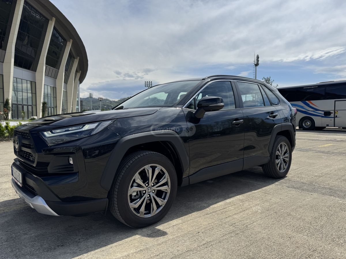 Toyota RAV 4 - фото 8