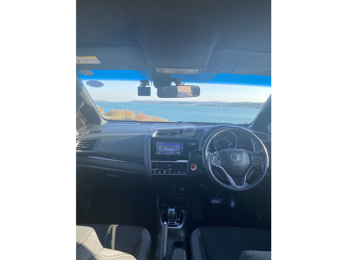 Honda FIT - фото 7