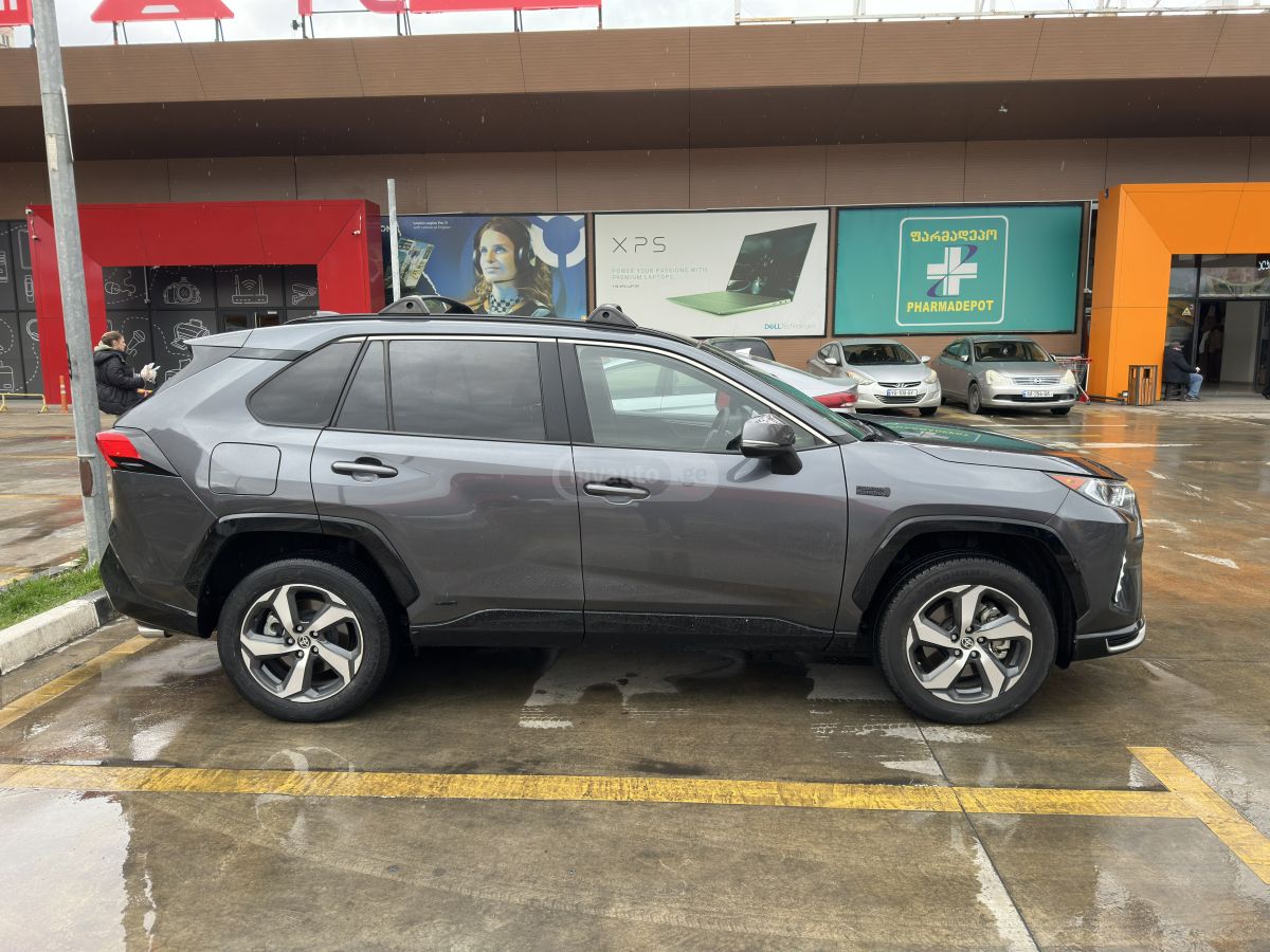 Toyota RAV 4 - фото 3