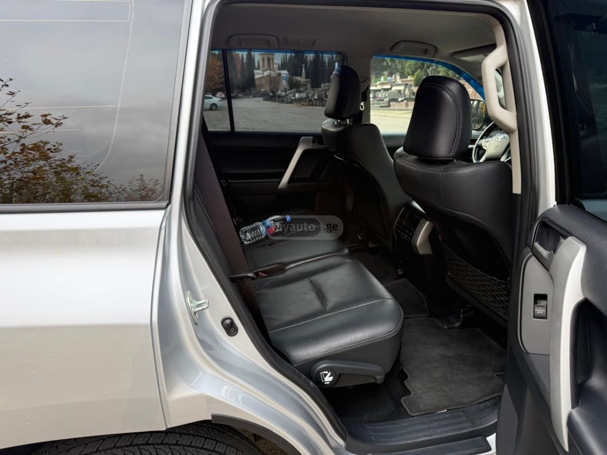 Toyota Land Cruiser Prado - фото 2