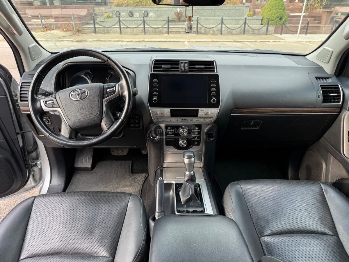 Toyota Land Cruiser Prado - фото 4