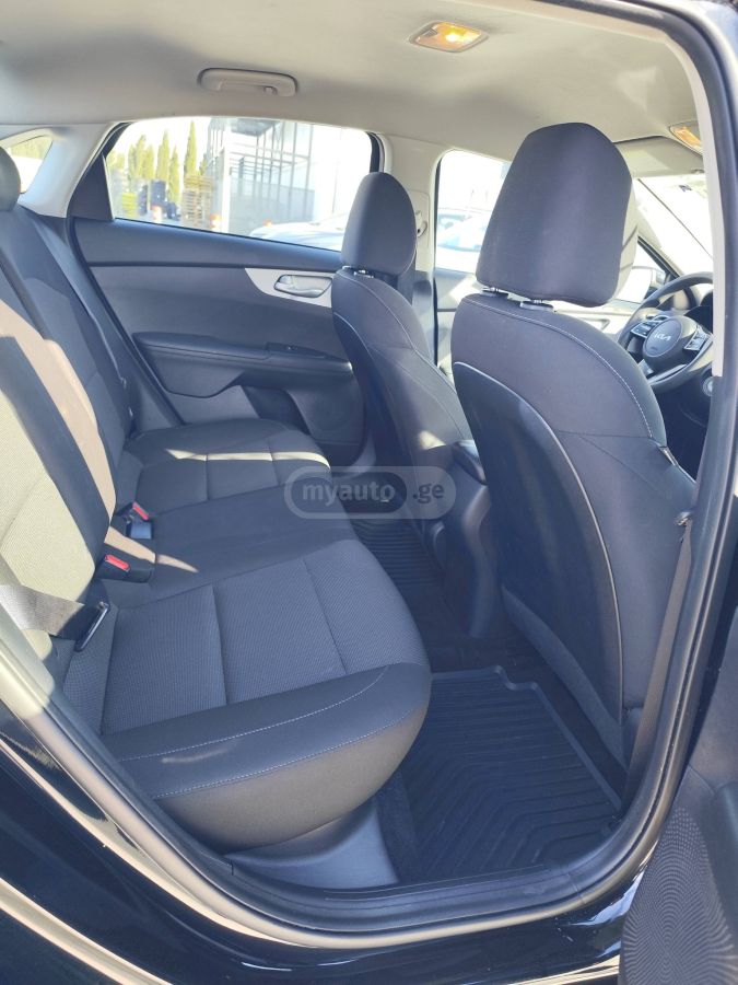 Kia Forte - фото 12