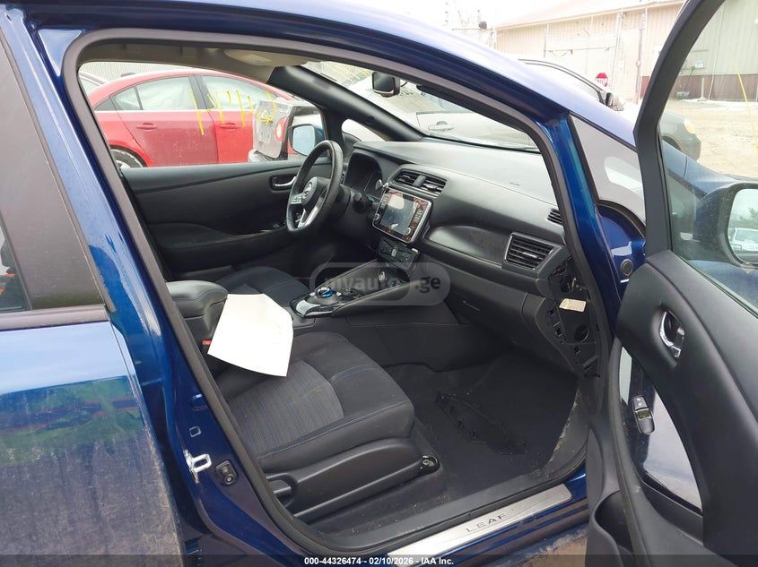 Nissan Leaf - фото 5