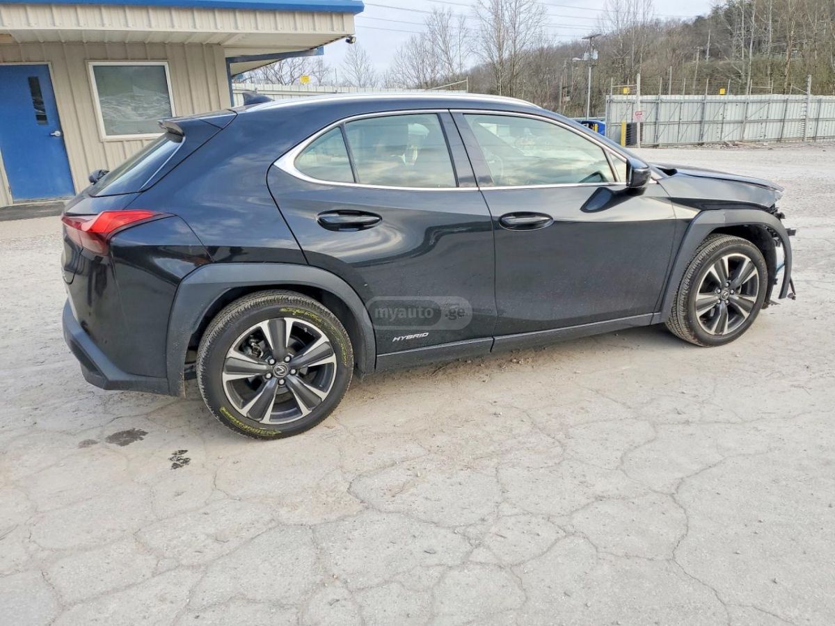 Lexus UX 250 h - фото 3