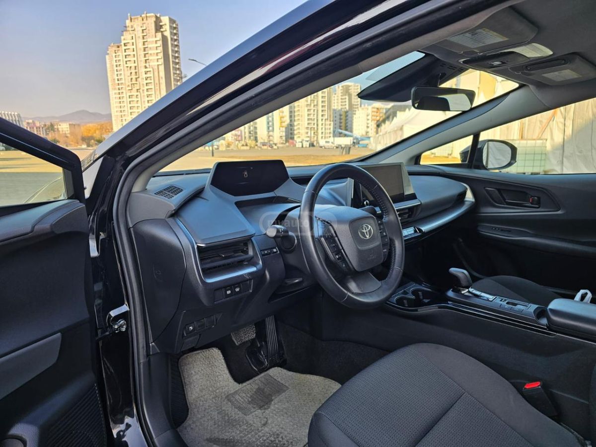 Toyota LE 5dr AWD-e Hatchback CVT — миниатюра 11