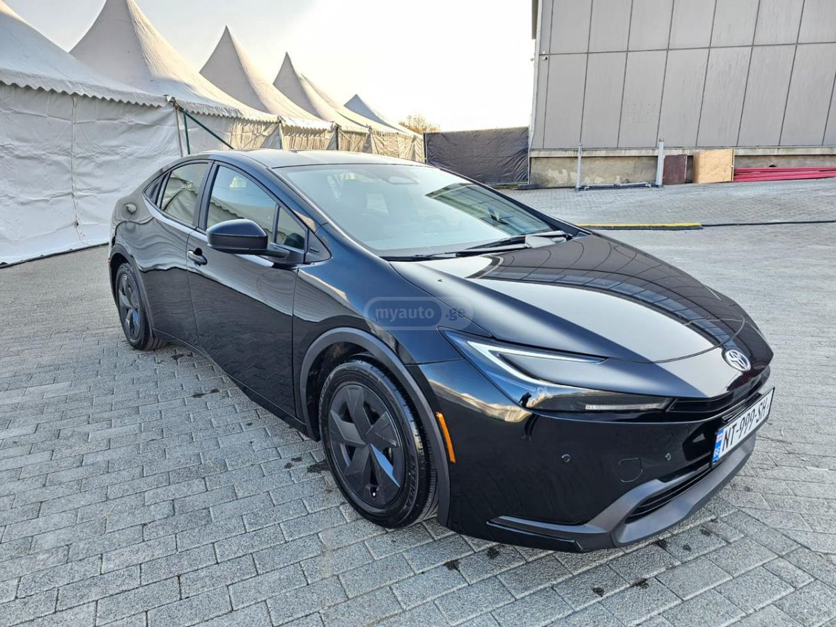 Toyota LE 5dr AWD-e Hatchback CVT — миниатюра 6