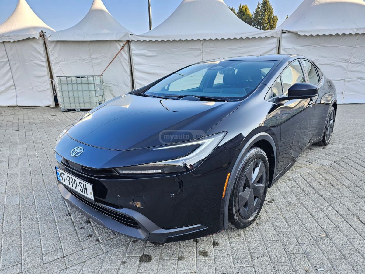 Toyota LE 5dr AWD-e Hatchback CVT — миниатюра 8