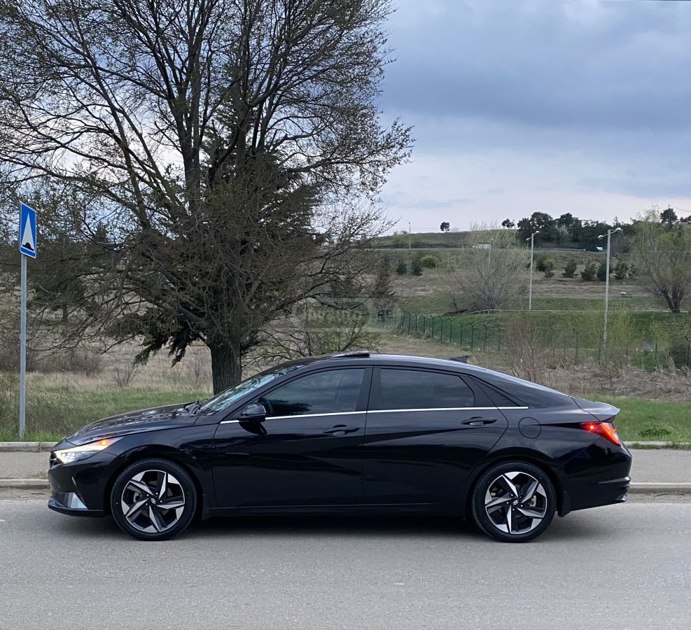 Hyundai Elantra - фото 4