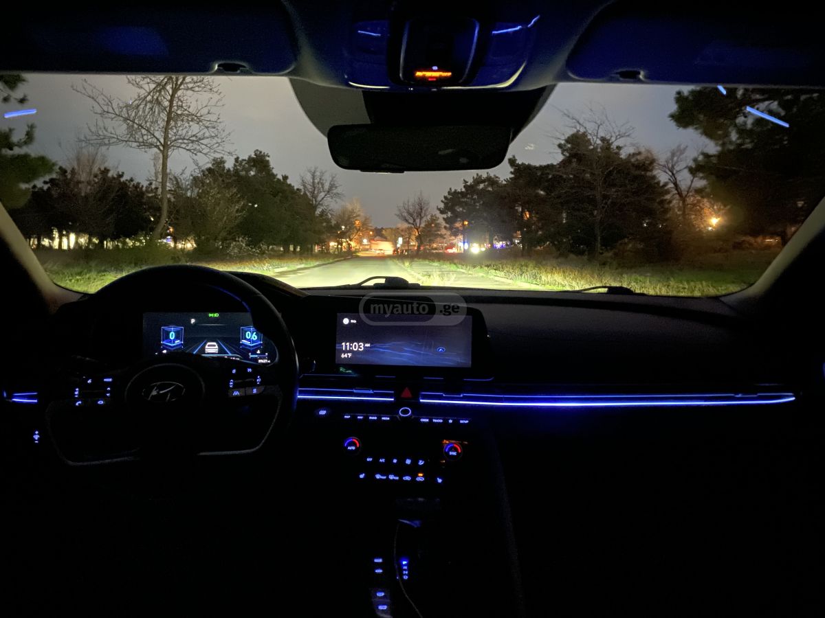 Hyundai Elantra - фото 8