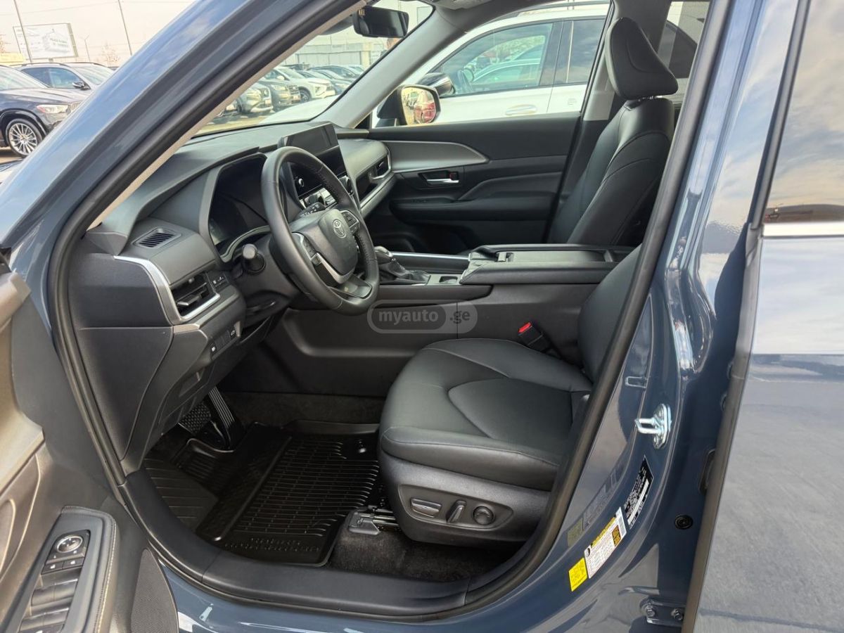 Toyota Grand Highlander - фото 14