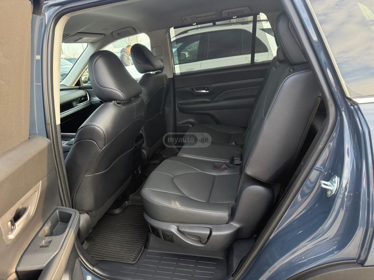 Toyota Grand Highlander - фото 9