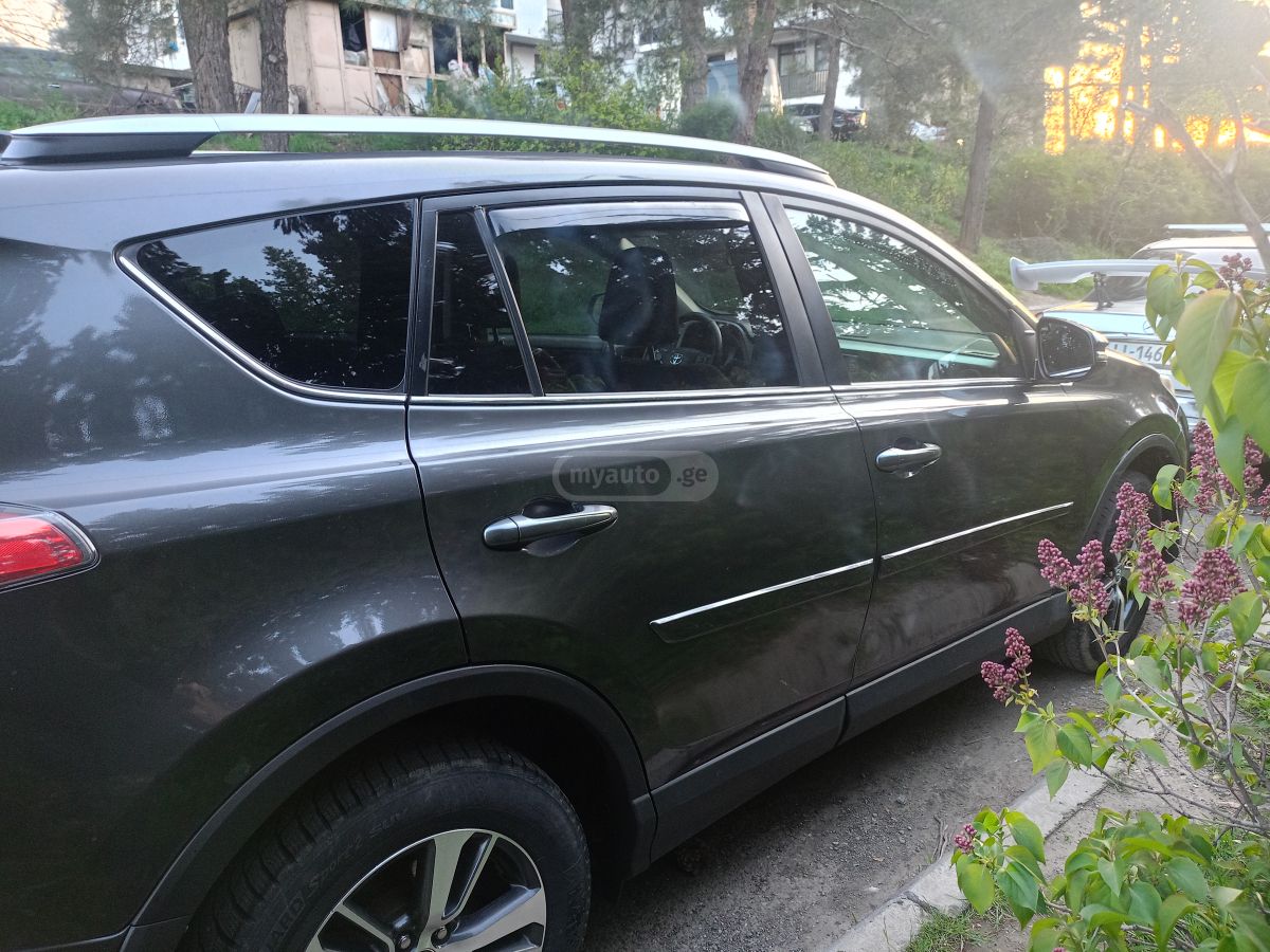 Toyota RAV 4 - фото 10