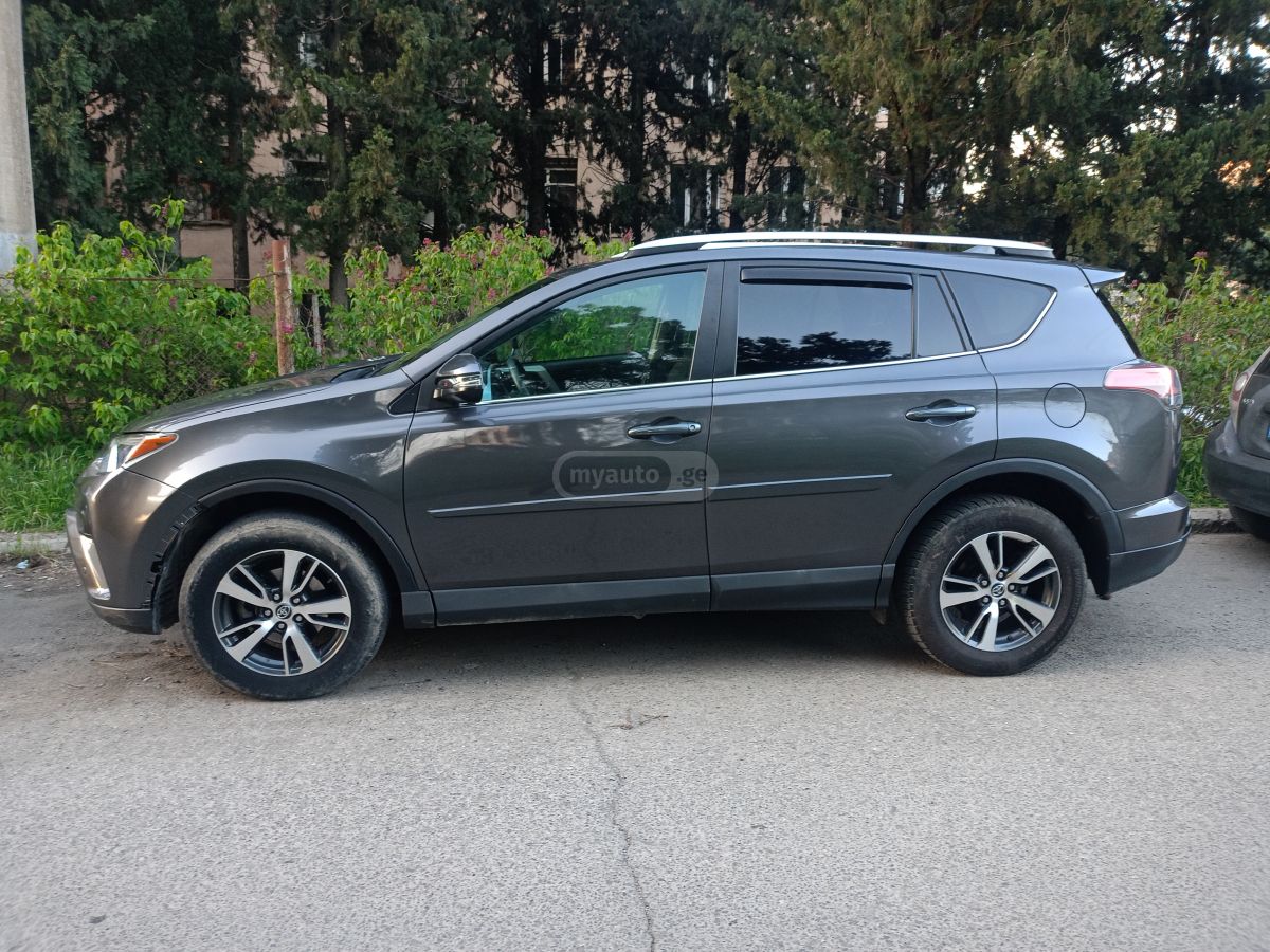 Toyota RAV 4 - фото 13