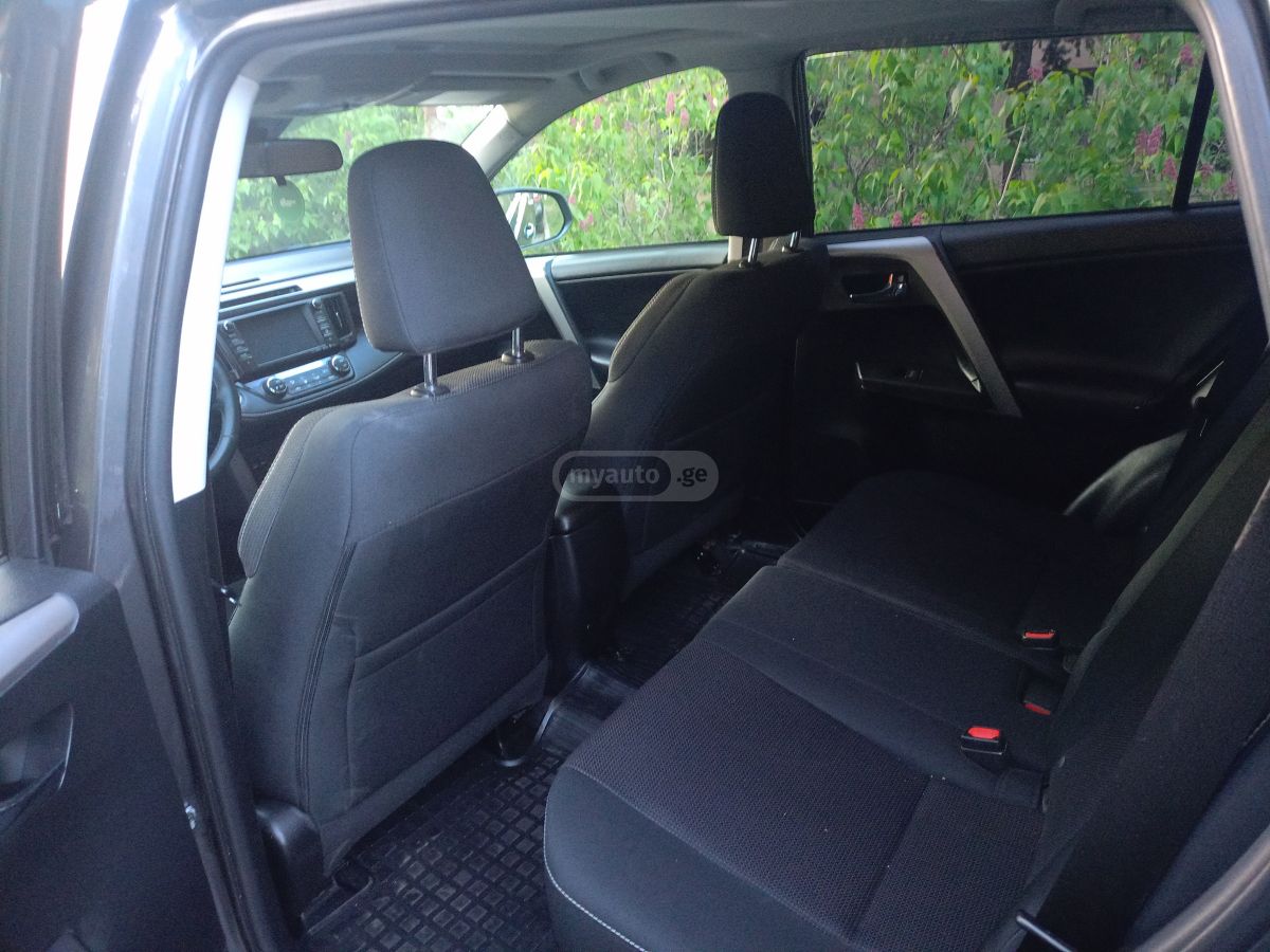 Toyota RAV 4 - фото 8