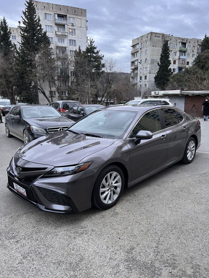 Toyota Camry - фото 2