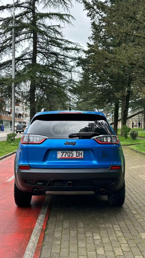 Jeep Cherokee - фото 6