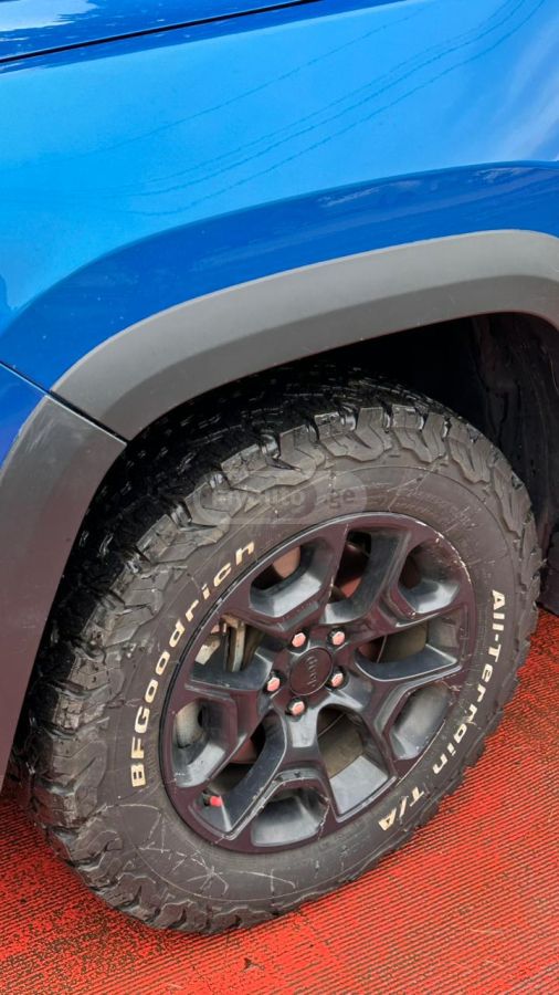 Jeep Cherokee - фото 7