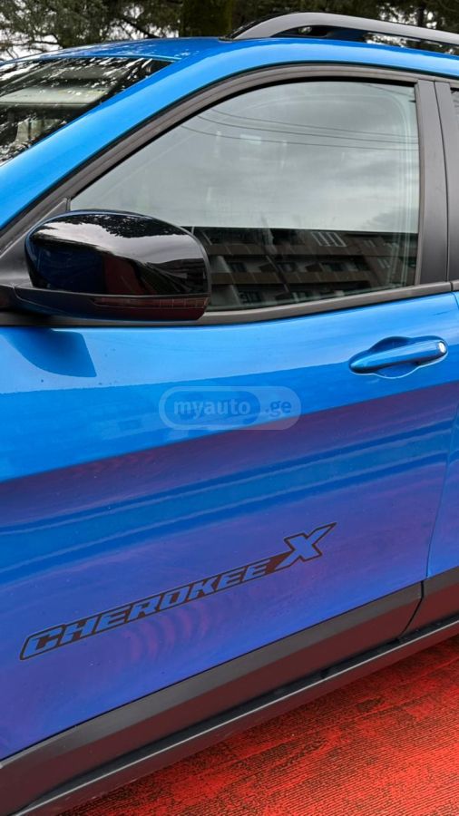 Jeep Cherokee - фото 8