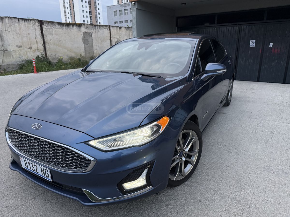 Ford Fusion - фото 1