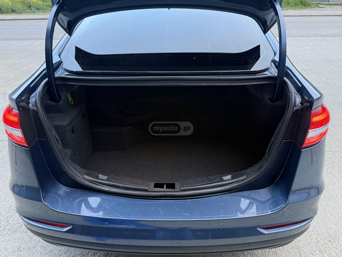 Ford Fusion - фото 10