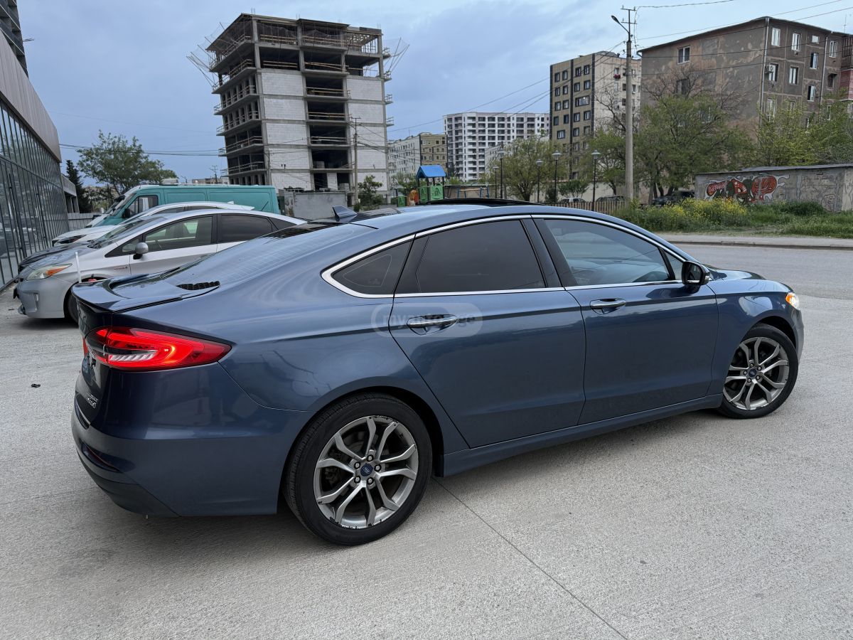 Ford Fusion - фото 4