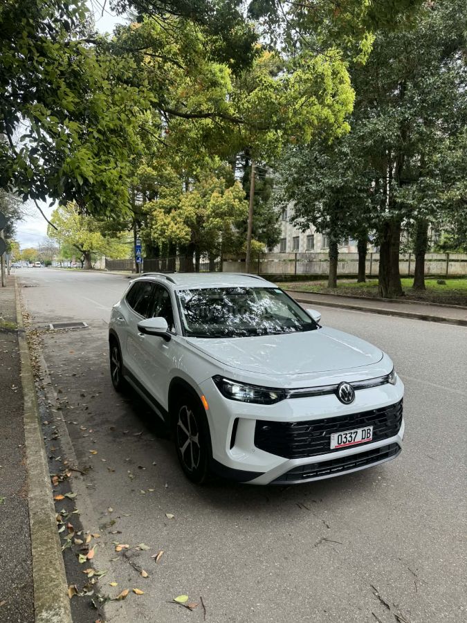 Volkswagen Tiguan - фото 1