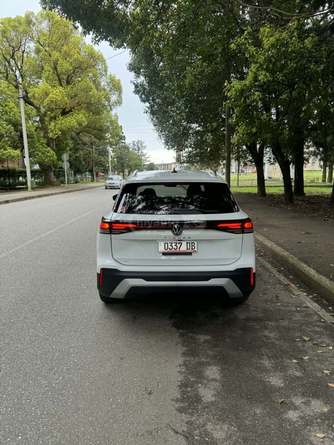 Volkswagen Tiguan - фото 3