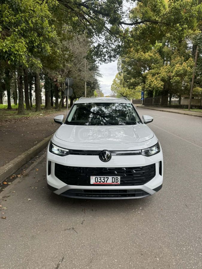 Volkswagen Tiguan - фото 4