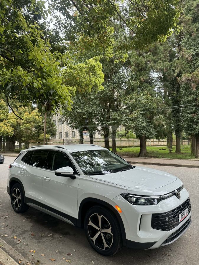 Volkswagen Tiguan - фото 5