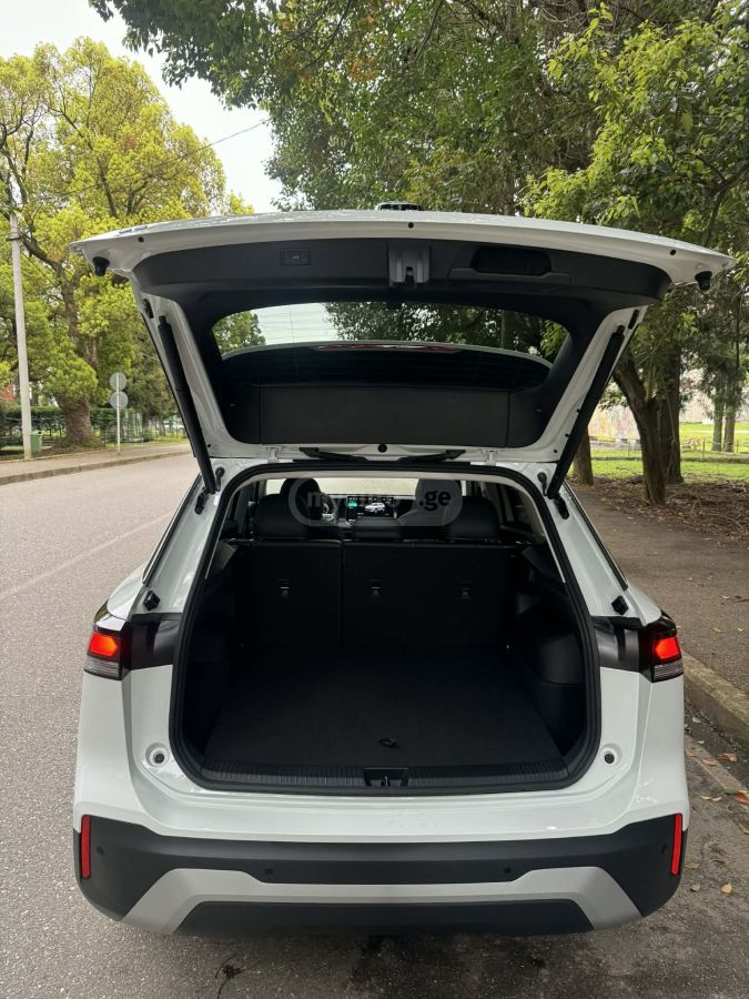 Volkswagen Tiguan - фото 9