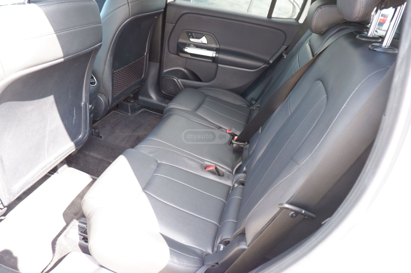 Mercedes-Benz GLB 250 - фото 8