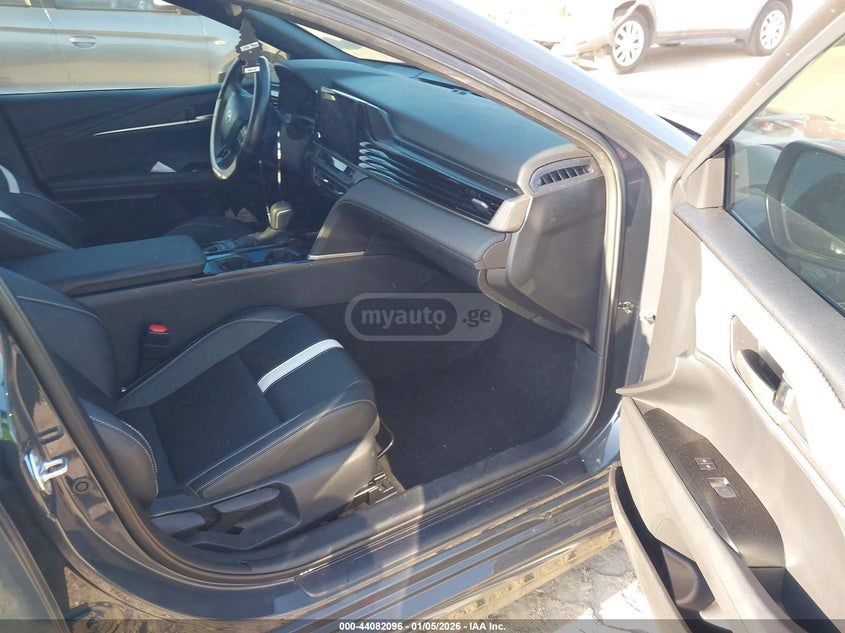 Toyota Camry - фото 5