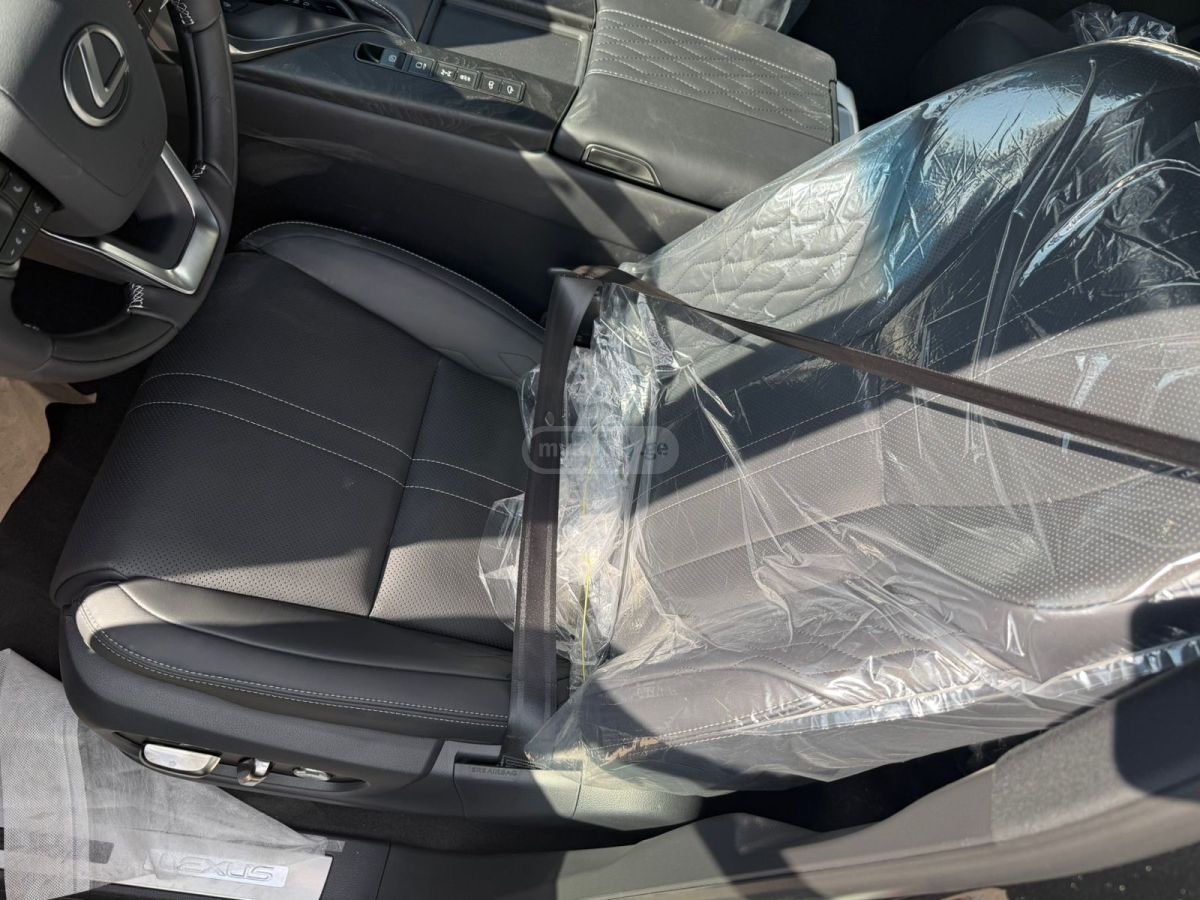 Lexus LX 500 - фото 11