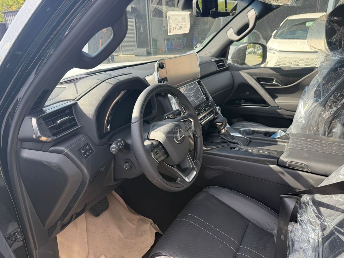 Lexus LX 500 - фото 12