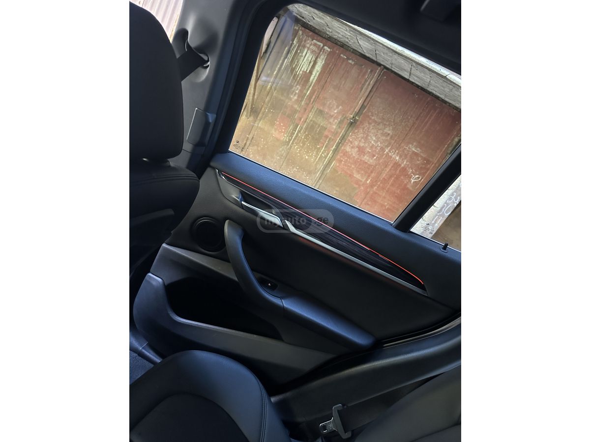 BMW X1 - фото 7