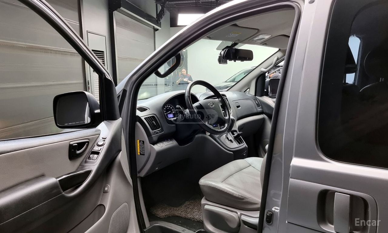 Hyundai Starex - фото 10