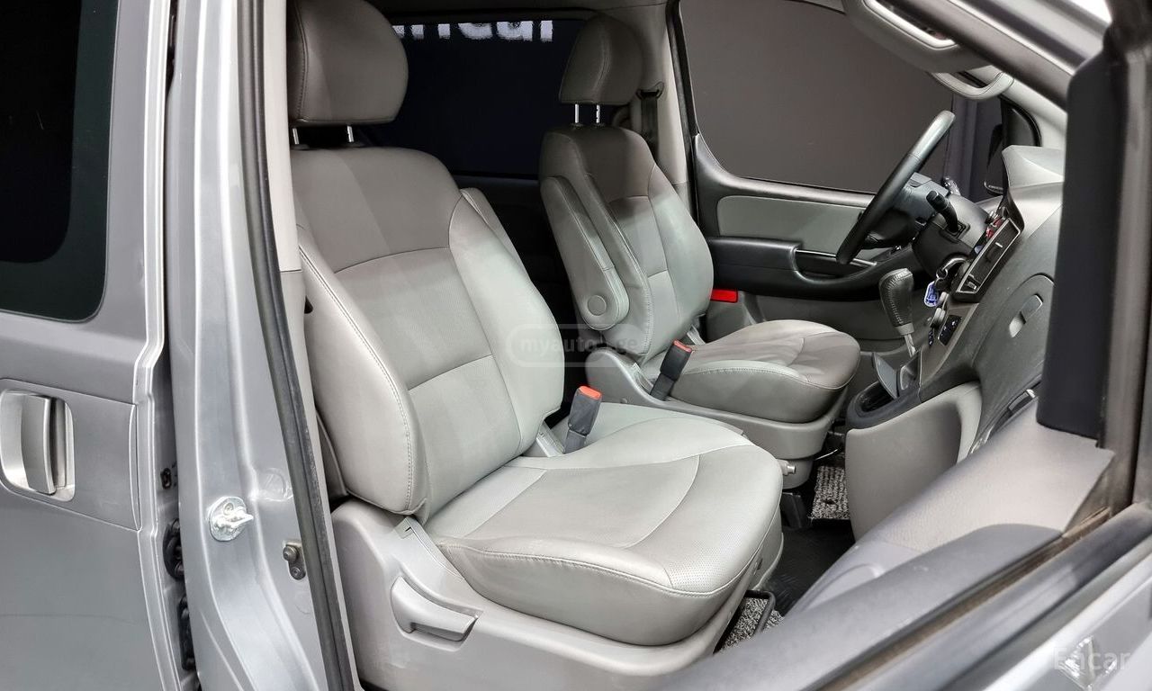 Hyundai Starex - фото 12