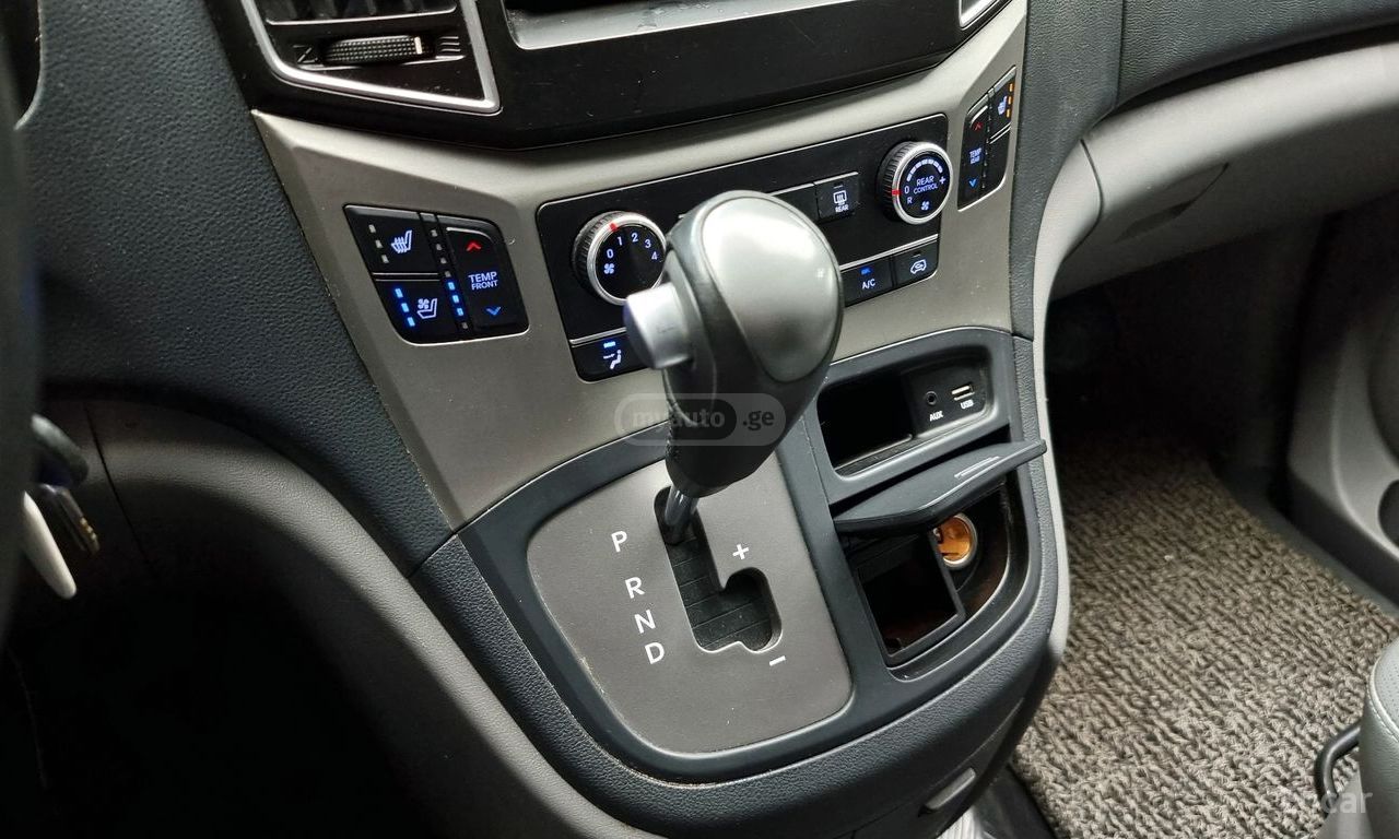 Hyundai Starex - фото 9
