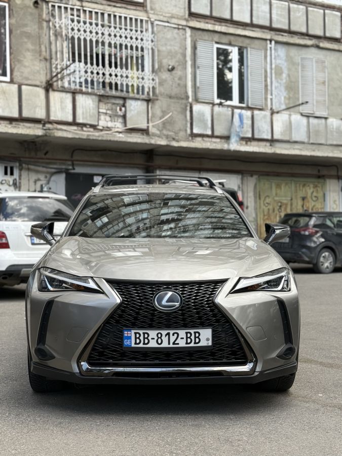 Lexus UX 200 - фото 1