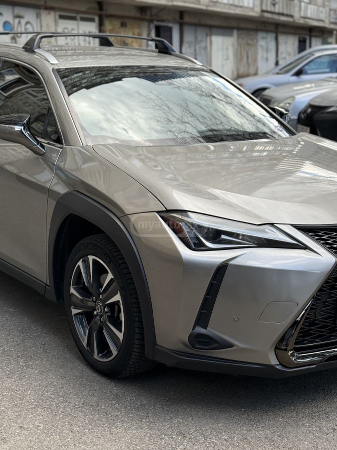 Lexus UX 200 - фото 4