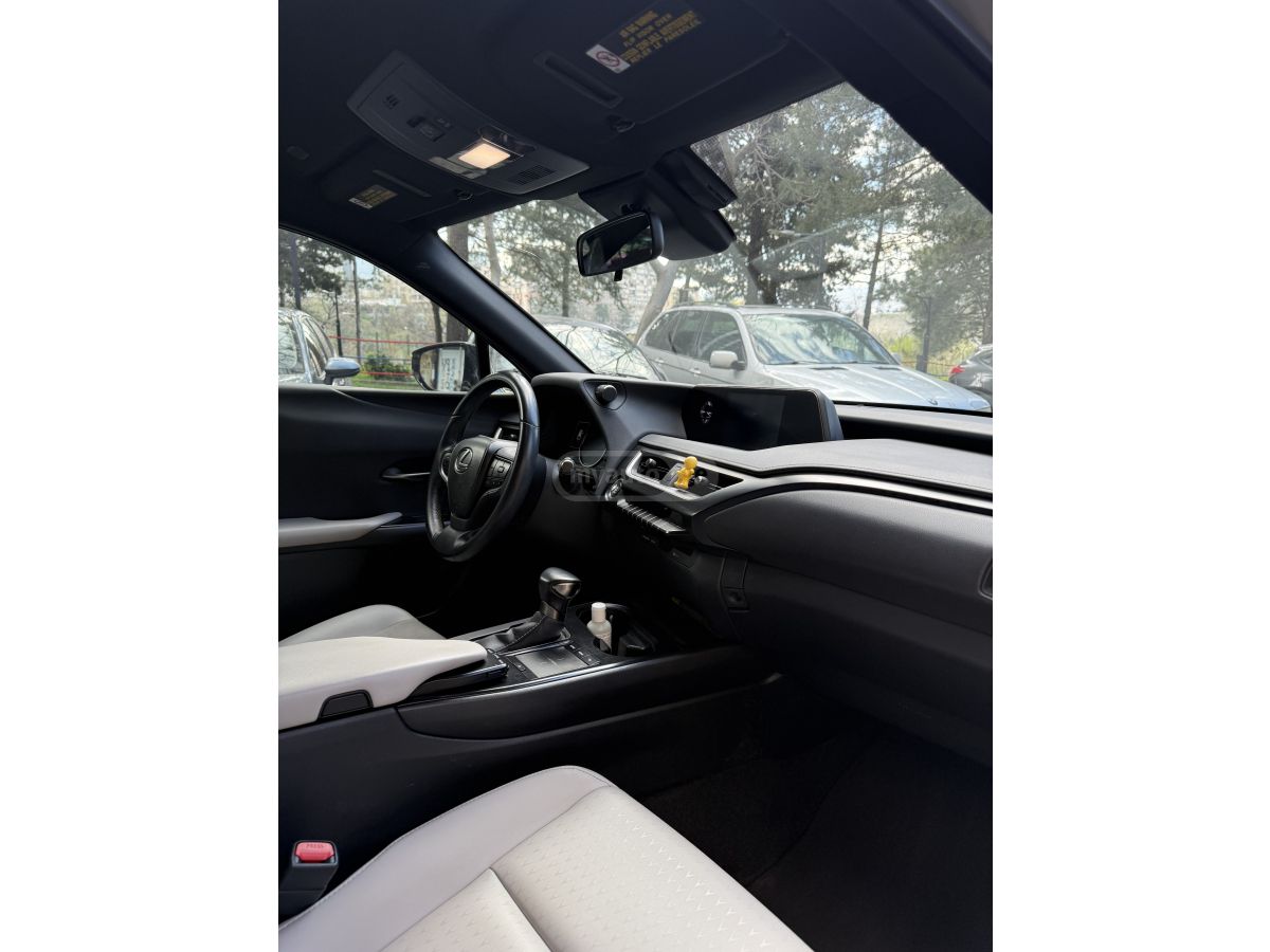 Lexus UX 200 - фото 6