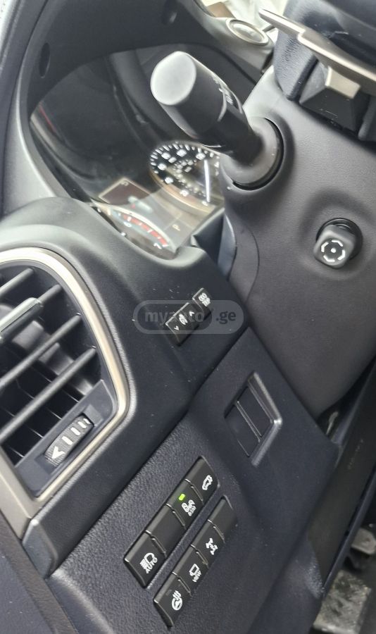 Lexus NX 300 - фото 10