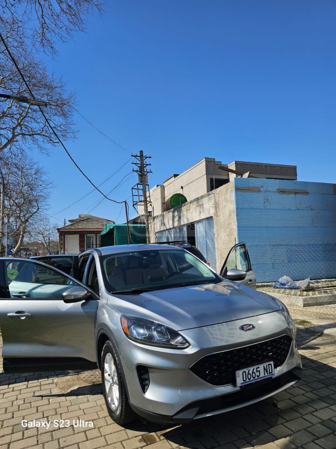 Ford Escape - фото 1