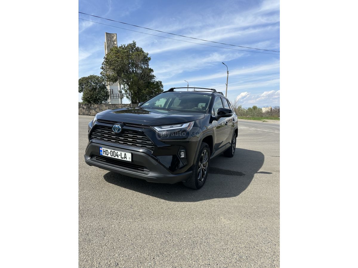 Toyota RAV 4 - фото 1