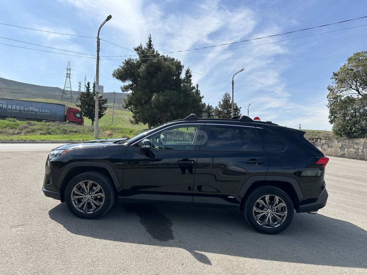 Toyota RAV 4 - фото 2