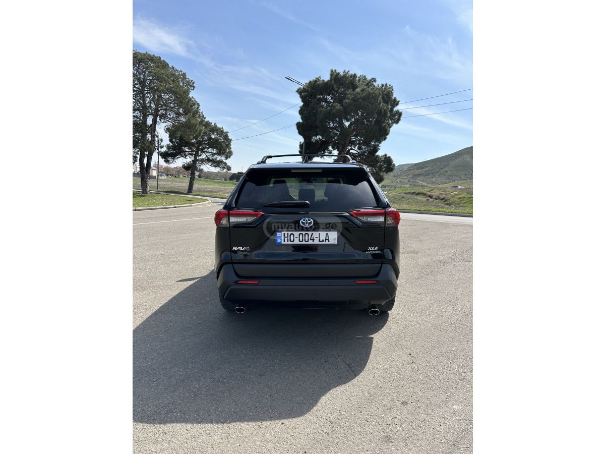 Toyota RAV 4 - фото 3