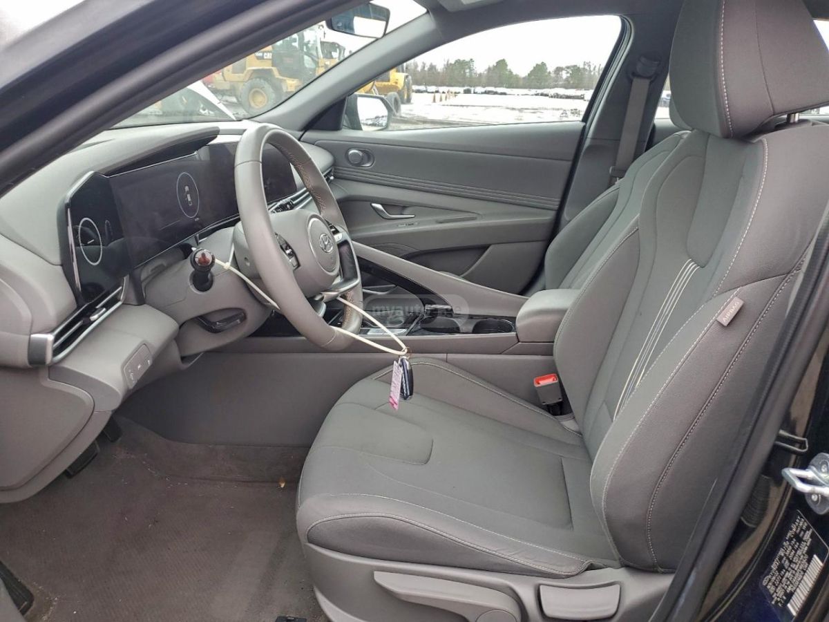 Hyundai Elantra - фото 7