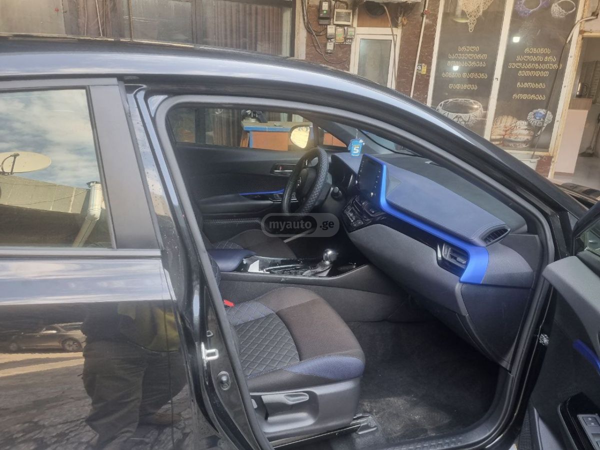 Toyota CHR - фото 7